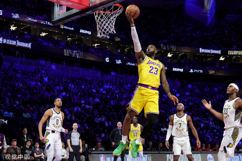 显现出他在 显现出他在