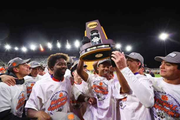 豪门的垄断 豪门的垄断